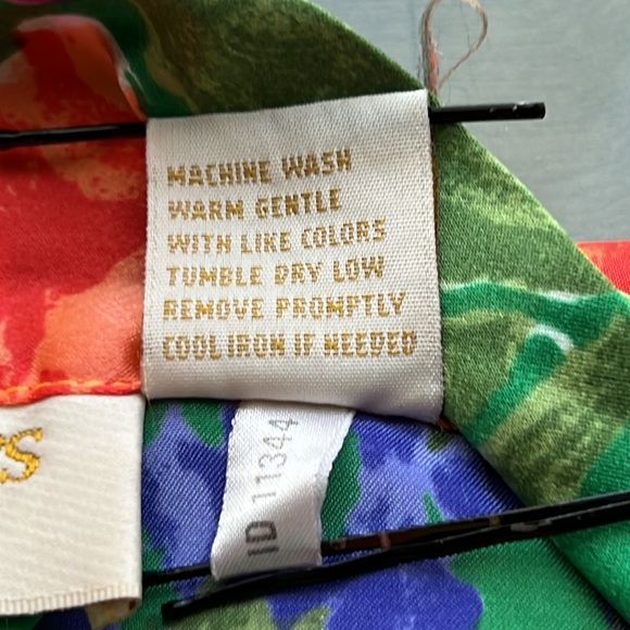 Gold Label Victoria’s Secret Satin Floral Robe - Picture 9 of 15